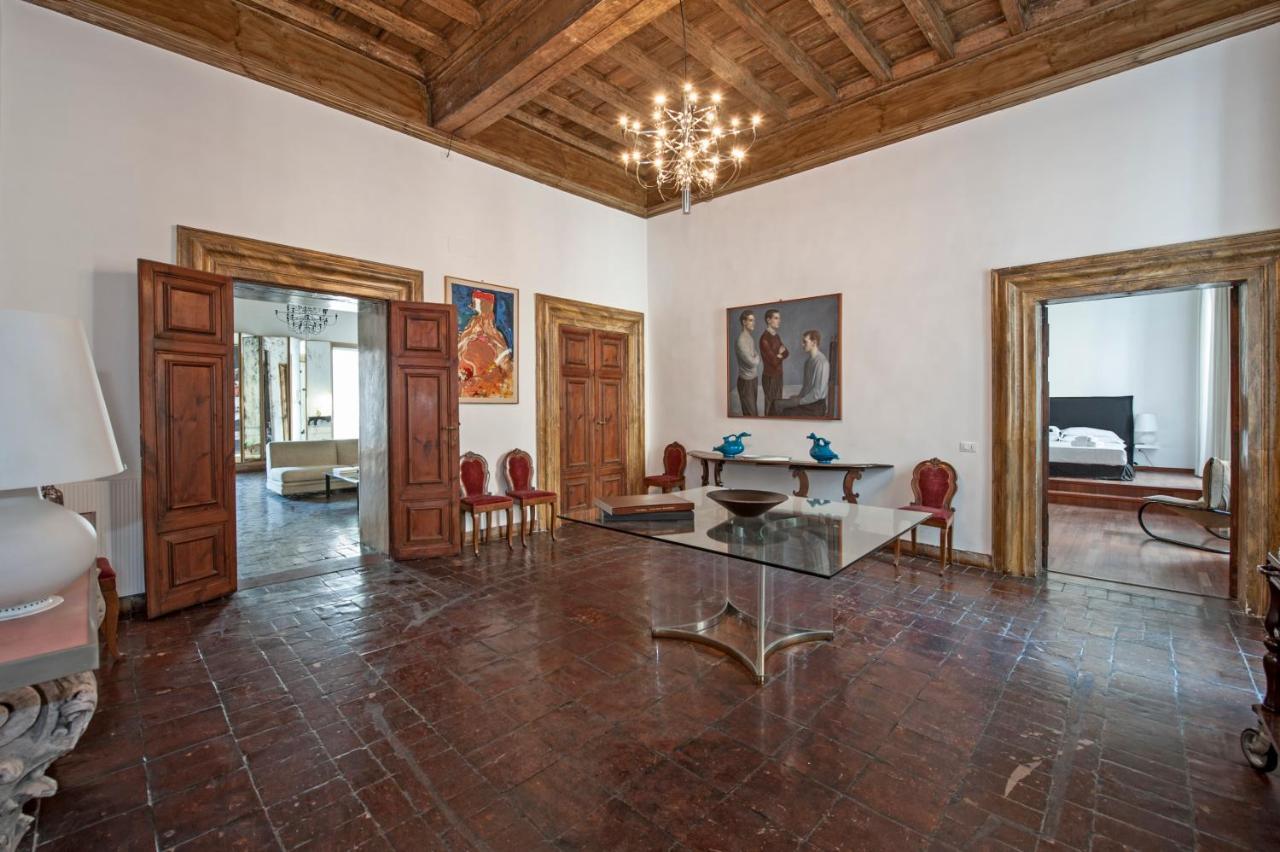 Ancient Palace In Downtown Roma Eksteriør bilde