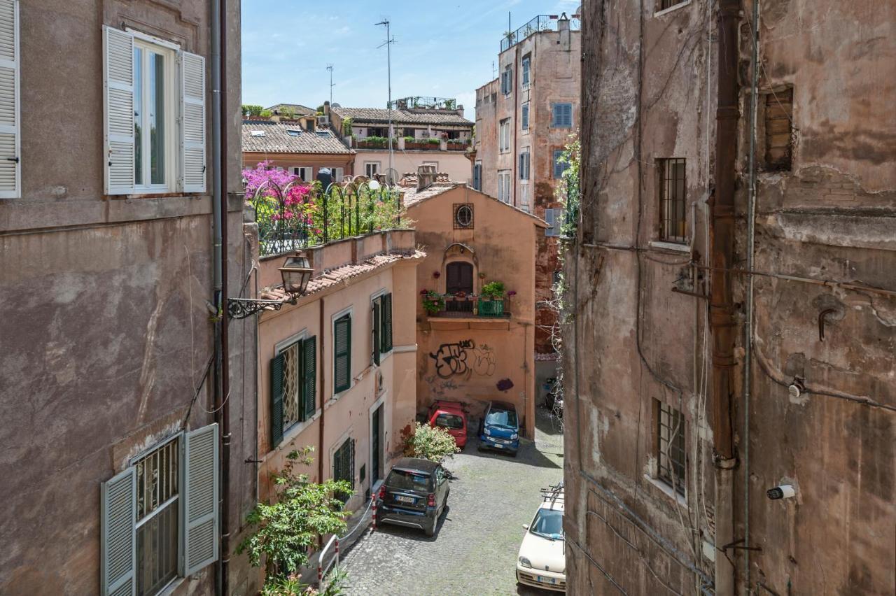 Ancient Palace In Downtown Roma Eksteriør bilde